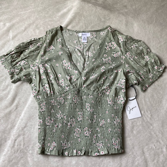 Japna Tops - NWT Floral Top
